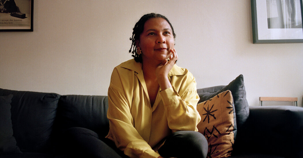 bell hooks, Pathbreaking Black Feminist, Dies at 69