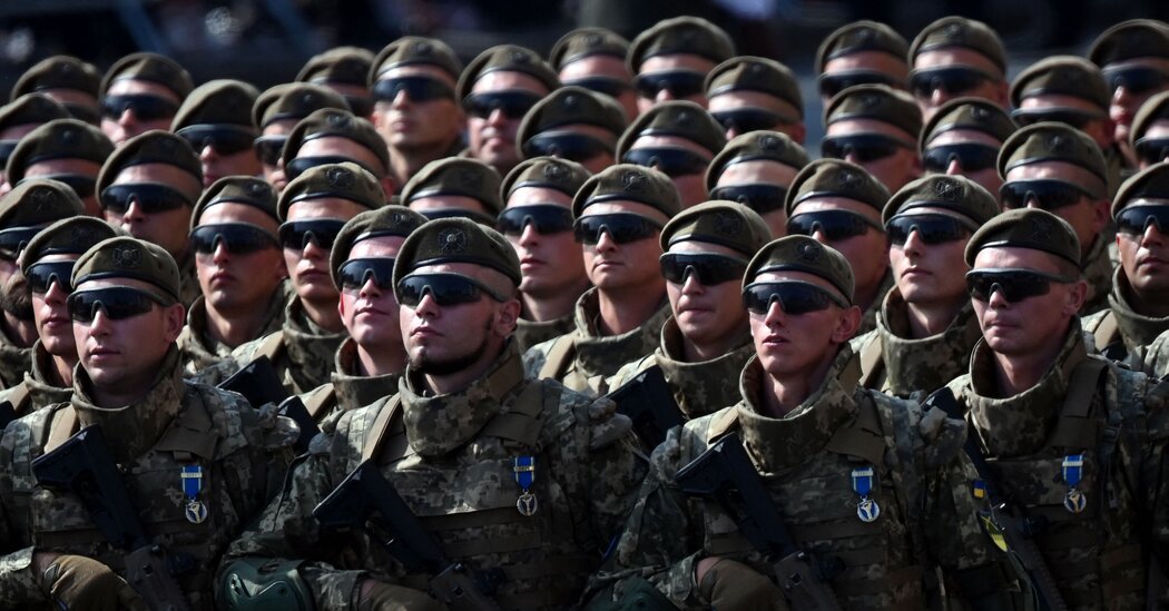 Ukraine Commanders Say a Russian Invasion Would Overwhelm Them