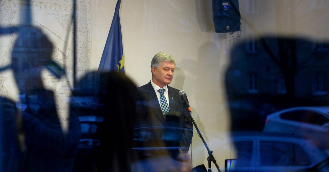 Poroshenko, Former President, Returns to Ukraine, Roiling Politics