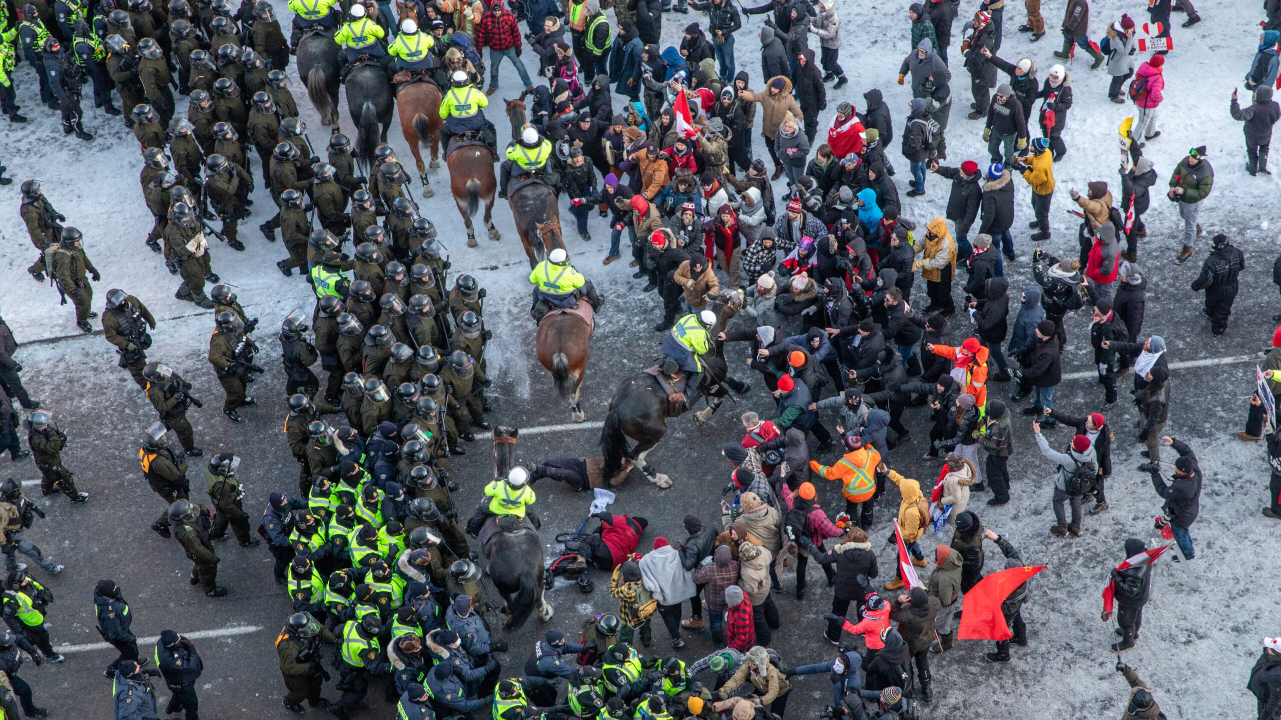 Canada Protests: Police Clamp Down on Ottawa Demonstrators