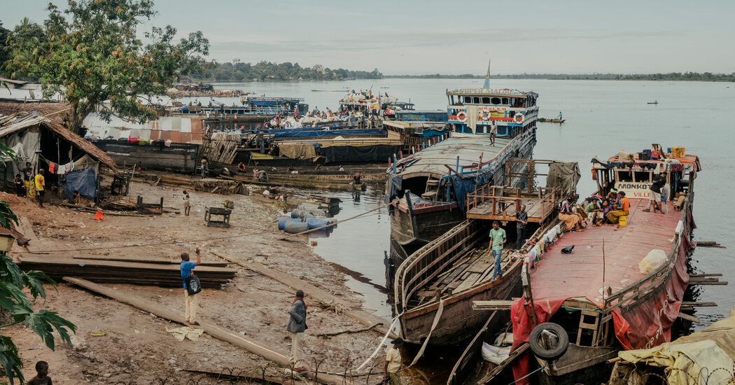 In Congo, Floating Pastors Follow Mobile Flocks Along Busy River