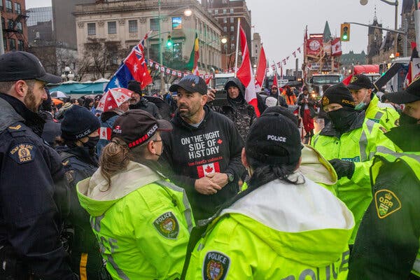 Police Begin Arresting Protest Organizers in Canada