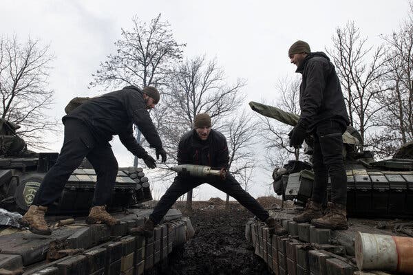 Ukraine Live Updates: Biden Says Threat of Russian Invasion Remains High as Shelling Flares