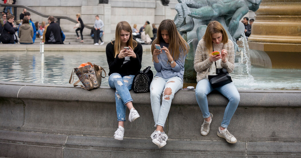 Does Social Media Make Teens Unhappy? It May Depend on Their Age.