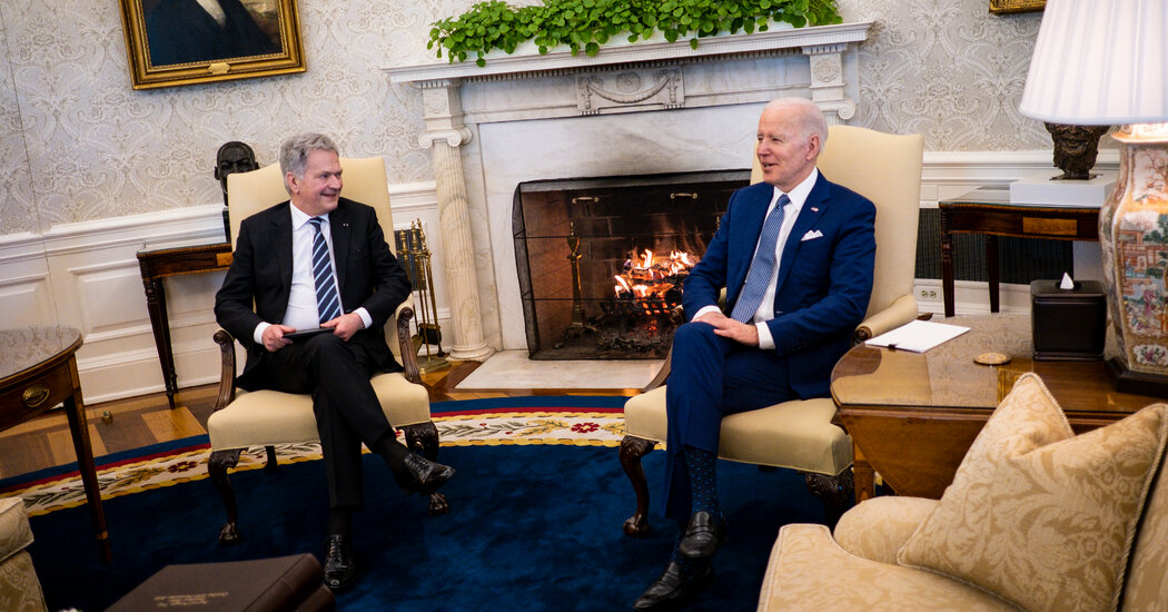 Finland, Non-NATO and Nervous, Discusses Defense With Biden