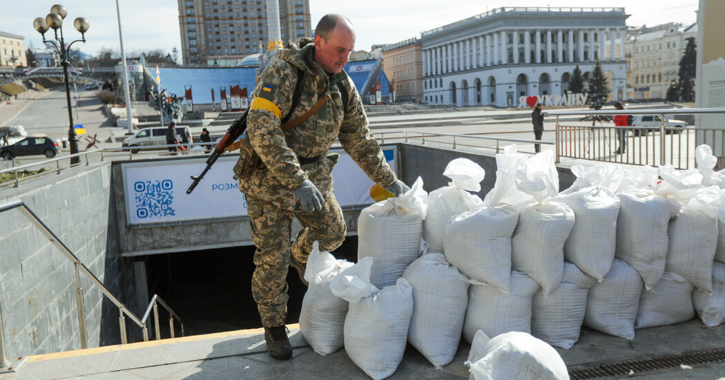 Live Updates: Russian Forces Press Ukrainian Defenses on Multiple Fronts