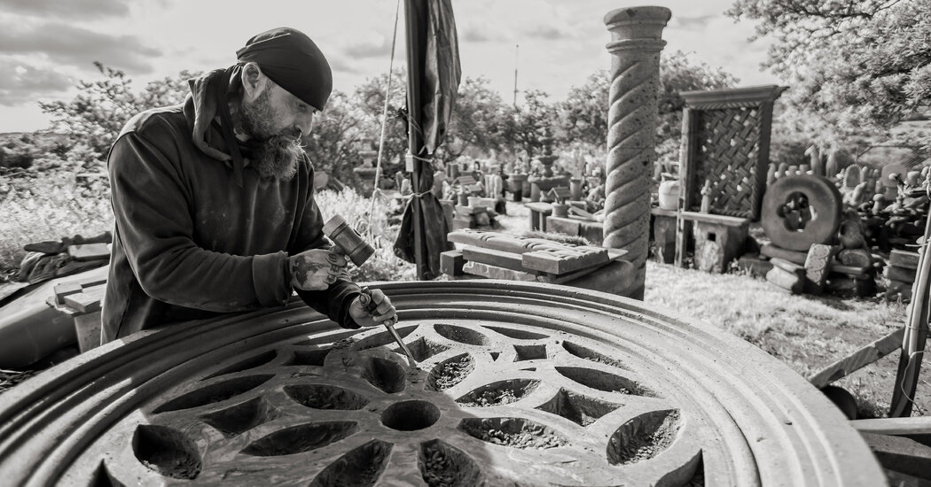 The Overlooked Stone Carvers of Escolásticas