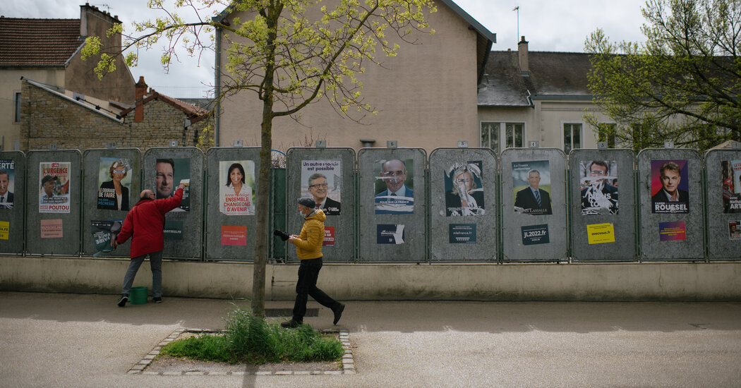 Live Updates: Voting Begins in French Presidential Race