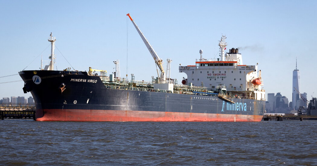 On Its Way to the U.S., Russian Oil Tanker Makes Giant U-Turn