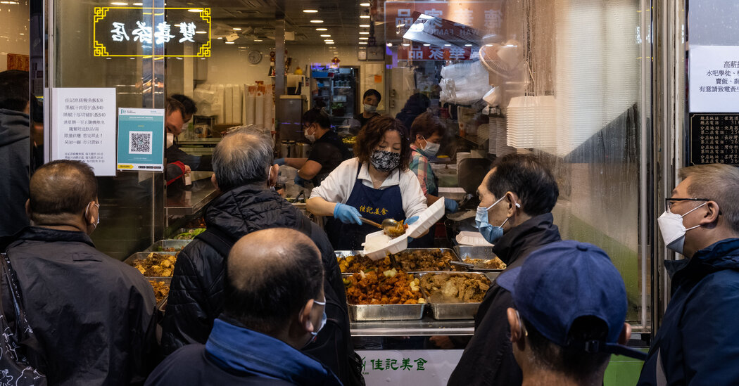 In Hong Kong, Cheap Dining Options Are All the Rage