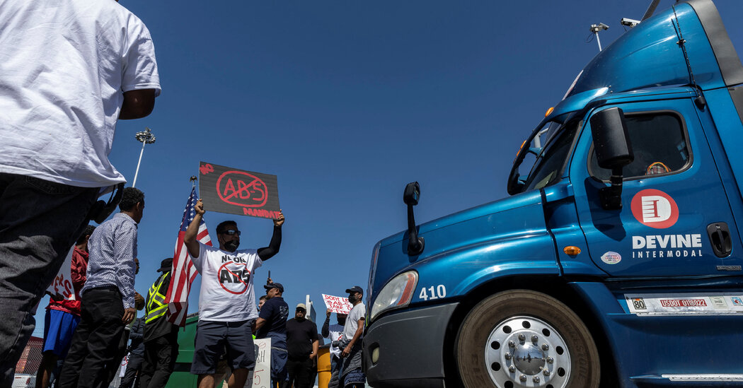 Truckers’ Protests Over Labor Law Block Access to Oakland’s Port