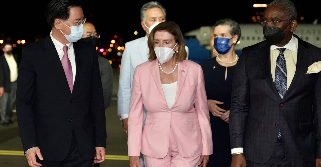 Live Updates: Pelosi Arrives in Taiwan, Setting Up High-Stakes Standoff With China