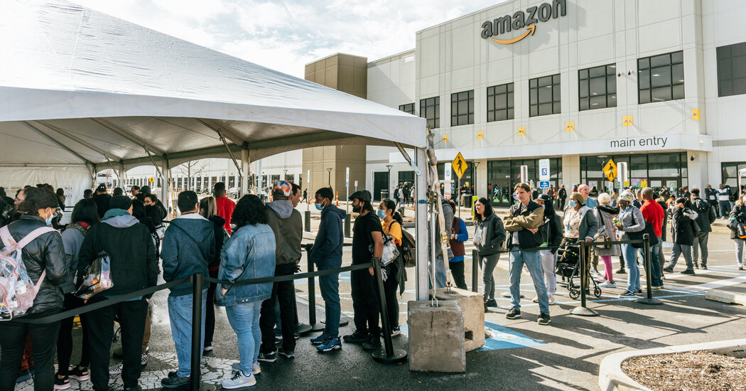 Amazon Loses Bid to Overturn Union Victory at Staten Island Warehouse