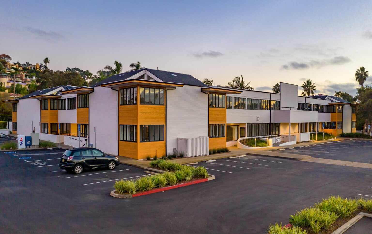 Bungalows Del Mar Workplace by Harbor Associates in Del Mar, California Defies Nationwide Workplace Tendencies and Has Uncommon Emptiness Come to Market